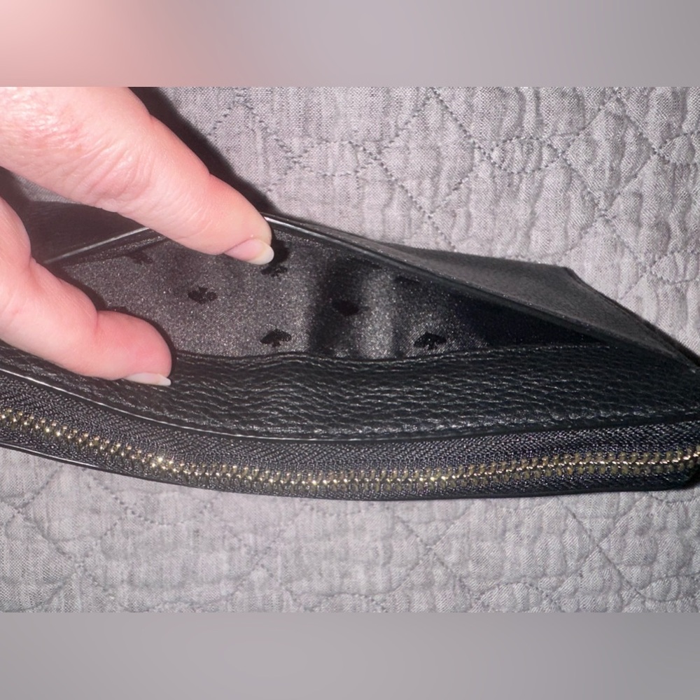 KATE SPADE! Black Leather Zippy Wallet - Picture 3 of 5